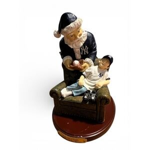 Retired New York Yankees Santa 2nd Limited Series "Santa's Gift" 2001 Steiner